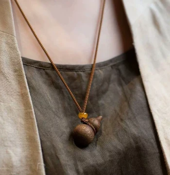 Original High-Quality Natural Qinan Agarwood Gourd Sweater Chain Pendant, 'Fortune and Prosperity' Necklace for Men and Women