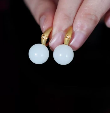 Xinjiang Hetian Jade Round Bead Earrings Set in 18k Gold