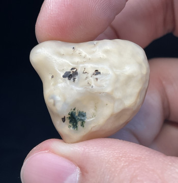 Premium Yingen Glass Skin Agate Green Grass Flower Cream Bun Miniature Stone Size 24*21*19mm