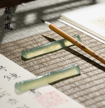 Zhang Xiaofeng Xiuyan Jade Bamboo Section Brush Rest, Creative Calligraphy and Traditional Painting Dedicated Brush, Natural Raw Stone Hand-Polished Paperweight, Calligraphy Brush Rack, Desktop Four Treasures of the Study Elegant Ornament, Jade Chinese St