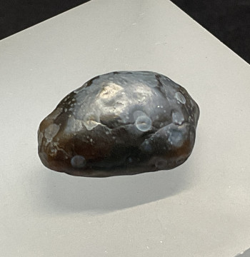 Old Wine Red Premium Internal Flower Eye Hand Piece Alashan Strange Stone Natural Raw Stone Size 35*21*19mm