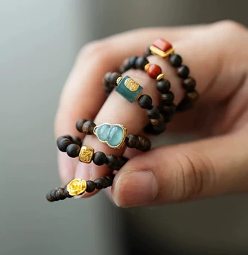 Original Handmade Natural Qinan Agarwood Millet Bead Ring with Jade Gourd, Dzambhala, and Wealth Round Beads (Green)