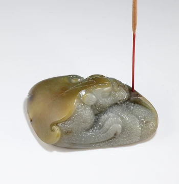 [New Product] Hetian Jade with Skin Pi Xiu Incense Holder Natural Green-White Jade Ornament/Hand Piece Uncle Lou Unique Item