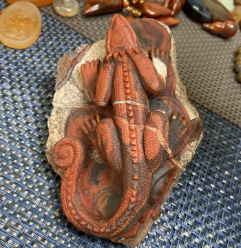 Warring States Red Agate Ornament, Hebei Xuanhua Material, Exquisitely Carved Lizard for Collection or Gifting, Free Shipping