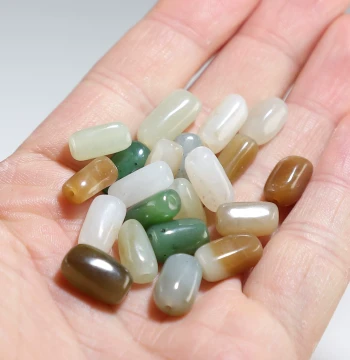 [Clearance Sale] Natural Hetian Jade Irregular Beads with Minor Flaws - Random Selection, Suitable for Phone Pendants by Uncle Lou
