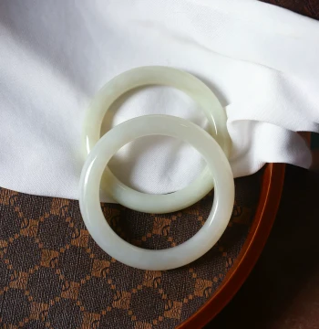 Super Value Recommendation: Natural Hetian Jade Qinghai Old Material Green-White Floating Color Bangle - Women's Jade Bracelet Jewelry