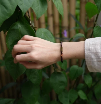 Xiaotu Family Original Design Benming Year Small-Leaf Red Sandalwood Unisex Artistic Bracelet, Picasso Stone Buddhist Beads, Couple Bracelet
