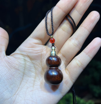 [Openable] Hollow Gourd Red Sandalwood Necklace Unisex Long Pendant Sweater Chain