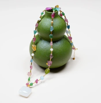 Sunlight on Flowers and Forests Like Snowflakes. Rare Tourmaline Rough Stone Good Fire Color Necklace Pendant White Jade Small Sugar Cube Pendant C429