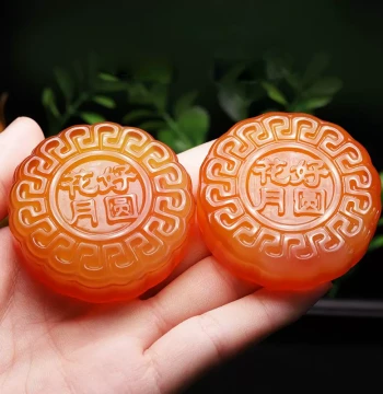 Natural Red Agate Chalcedony Mooncake Creative Mid-Autumn Festival Jade Gift Golden Yellow Simulation Handheld Ornament Gift Box