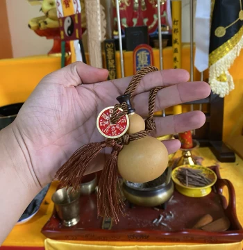 HaoBaobei Protective Gourd Ornament for Office Desk with Strong Positive Energy, Powerful Aura Accessory for Personal Carry or Bedside Placement