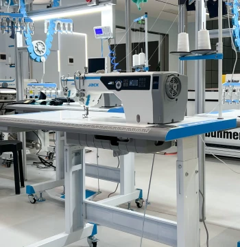 JACK Fast Response King Gen 2 A5E-B Industrial Sewing Machine - Smart Tech Sewing Equipment for Home and Industrial Use