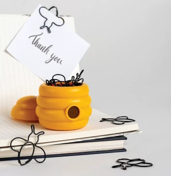 OTOTO Busy Bees Paperclip Holder, Creative Magnetic Pin Gift