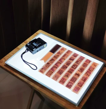 Film Viewer LED Light Source 30X40 cm Tempered Glass Panel Scratch-Resistant Ultra-Thin Stepless Dimming High Brightness
