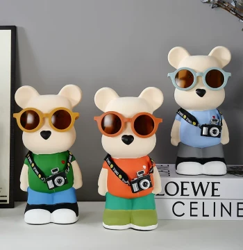 Light Luxury Viral Bear Figurine with Sunglasses; Travel Bear Ornament for High-End Living Room, Entryway, TV Stand, Wine Cabinet, or Grid Shelf Display