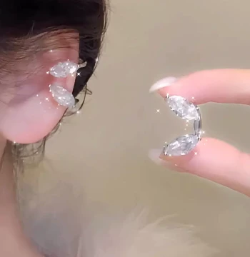 Premium Super Sparkly Ear Cuff for Women (No Piercing Required): Teardrop-Shaped Transparent Ear Clip Jewelry