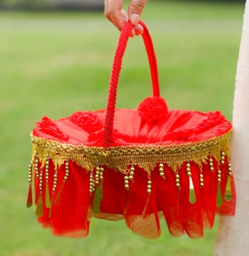 Wedding Supplies, Chinese Style Flower Basket, Big Red Wedding Flower Girl and Bridesmaid Petal Scattering Basket, Handheld Rattan Woven Petal Basket