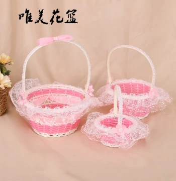 Handheld Rattan Wedding Flower Girl Basket for Petal Tossing, Easter Candy Basket, Christmas Eve and Christmas Gift Basket, Small Dancing Petal Basket