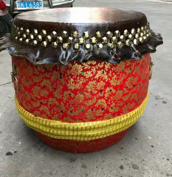 Three-Row Rivet Cowhide Drum 18-inch: Awakening Lion Dance Drum, Gong Drum, Foshan Drum, Adult Big Drum, Dragon Boat Drum, War Drum 16