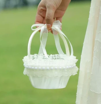 Lace Flower Basket Wedding Flower Girl Petal Toss Handheld Basket European Woven Basket Wedding Supplies Children Dance Basket