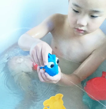 Clownfish Bathroom Squeeze Water Spray Toy Bath Faucet Shower Sprayer Rubber Toy Bathroom Toy