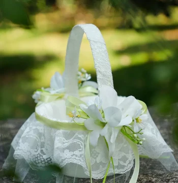 Fresh Pastoral Style Wedding Flower Basket for Flower Girl Petal Toss, Small Fabric Handheld Basket for Rings and Home Storage