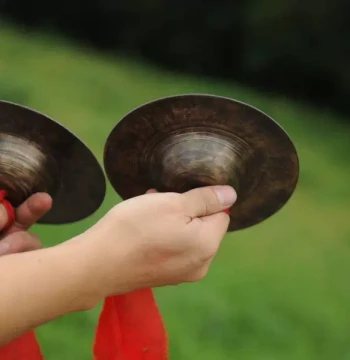 Bronze Jing Cymbals 15cm Small Bo, Folk Instrument Small Cymbals, Chuan Bo, Water Cymbals, Resonant Copper Cymbals for Suona Accompaniment and Sanjuhan