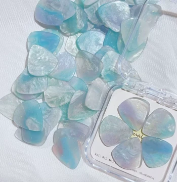 High-Aesthetic Resin Guitar Picks 2.0mm - Accessories for Guitar, Bass, Electric Guitar, and Ukulele