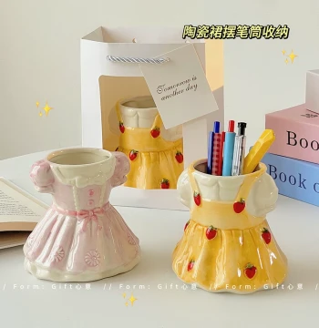 Cute Princess Dress Makeup Brush Ceramic Desktop Organizer - Perfect Birthday Gift, Office Pen Holder, or Teacher Present