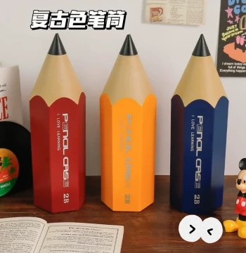 American Retro Pencil-Shaped Pen Holder - Large Capacity Desktop Organizer, Dust-Proof Creative Makeup Brush Cup