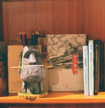 Creative Cute Quirky Moai Statue Pen Holder, Unique Stationery Organizer, Student and Office Desk Accessory, Glasses Stand and Pen Base
