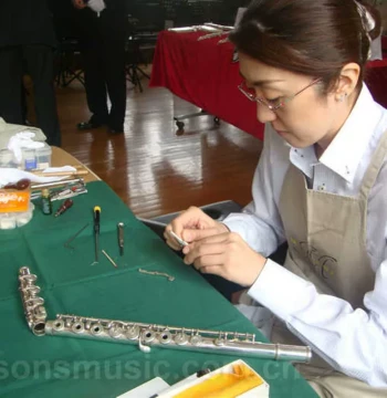 Flute Repair Pad Replacement Refurbishment Adjustment Maintenance Air Leak Oxidation Noise Tuning Flute Recycling