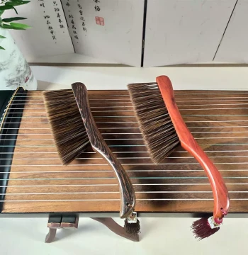 Jisu Jingzhi C Guzheng and Yangqin Dusting Brush – Lint-Free Solid Wood Cleaning Brush