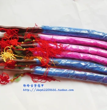 Guzheng Cleaning Brush with Plastic Handle – Professionally Manufactured for Panel Care
