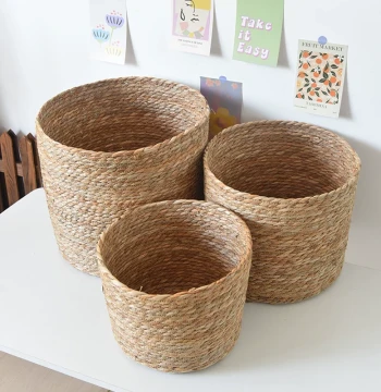 New Rose Bouquet Hug Bucket - Viral Bear Flower Basket, Fresh Flower Woven Gift Basket & Plant Pot