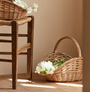 Handwoven Flower Basket, Grass, Rattan, and Willow Woven Fresh Flower Arrangement Basket, Handheld Storage Basket, Bamboo Fruit Basket
