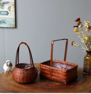 Pastoral Style Woven Bamboo Handheld Flower Basket with Waterproof Liner, Floral Arrangement Basket, Gift Storage Basket, Egg or Harvest Basket