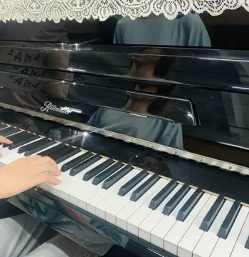 Factory Stock Pearl River Ritmüller Piano UP118R/RS121 with Home Delivery, Ideal for Beginners, Home Use, Professional Play, and Exams