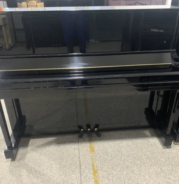Pre-Owned Yamaha Upright Pianos, Domestic Yamaha Second-Hand Pianos in Like-New Condition from Family Collections