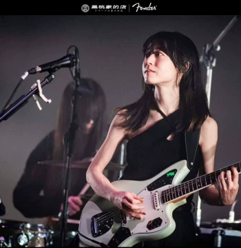 [Japan Fender] Fender Electric Guitar - Hitsuji Bungaku Moeka Shiotsuka Jaguar Early Bird Pre-order