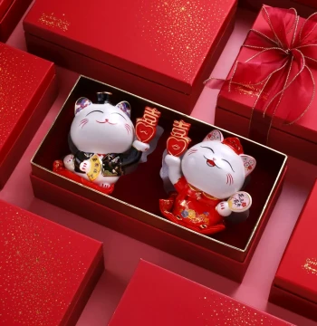 Creative Wedding Gift, Newlywed Couple Cat Figurine Set, Elegant Boxed Present for Bride & Groom, Best Friends, or Guests