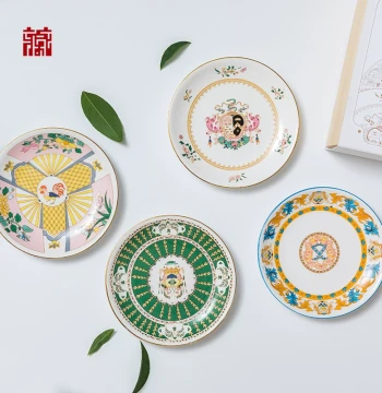 Guangdong Museum Export Porcelain Creative Small Decorative Plates, Home Ceramic Ornaments, Includes Stand