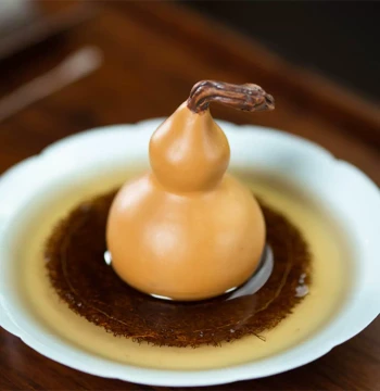 Yixing Zisha Tea Pet Gourd Ornament, Handcrafted Simulated Fruit Sculpture, Decorative Craft for Tea Sets and Tables, Can Be Nurtured