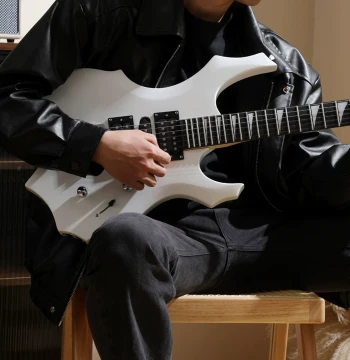 Beiduochen Electric Guitar Beginner SSS ST Rock Package Entry Level with Amp Single Tremolo