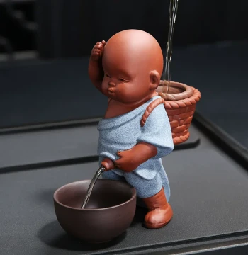 Purple Clay Tea Pet Peeing Little Monk Ornament Creative Urinating Child Doll Water-Spraying Ceramic Figure Craft Tea Filter Accessory