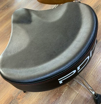 PDH Jazz Drum Throne with Saddle Shape, Screw Lift Adjustment, Stable and Durable for Long Performances