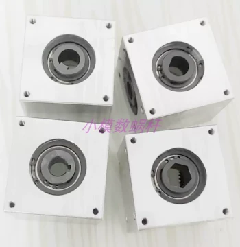 42*42 Small Bevel Gear Right-Angle Converter 90 Degree Ratio 1:1 Right-Angle Transmission Gearbox Shaft Hole Keyway Hex D-Hole