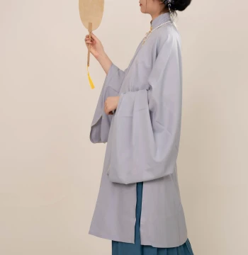 Women's Ming Dynasty Hanfu Robe with Stand Collar and Wide Sleeves