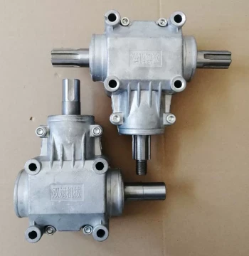 Factory Direct T-Type 1:1 Right-Angle Steering Gearbox, Header Reverser, 90-Degree Angle Converter, Transmission
