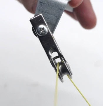 Kite Line Reel with Wire Guide Hole, Anti-Cut Line, Omnidirectional Wheel, Metal Wire Guide Accessories, Universal Wire Pass-Through Device for Kites